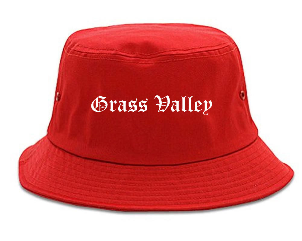 Grass Valley California CA Old English Mens Bucket Hat Red